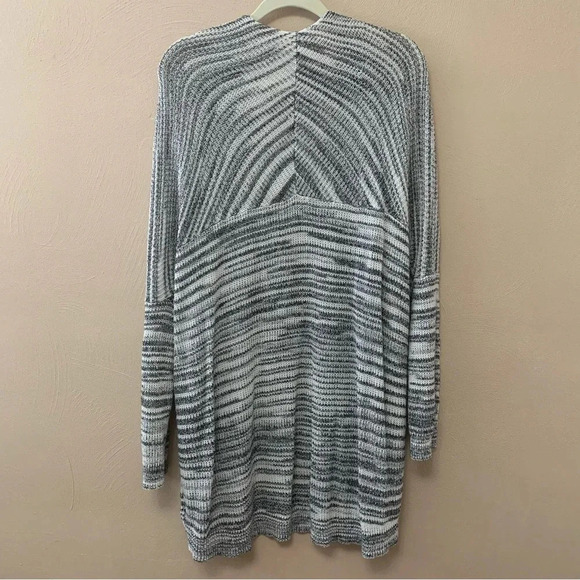 Express Drop Shoulder Shaker Knit Cardigan - Picture 4 of 9